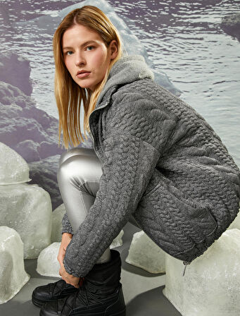 Şahika Ercümen X Koton - Örgü Görünümlü Cepli Fermuarlı Ceket