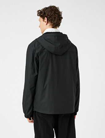 Deri Görünümlü Ceket Kapşonlu Fermuarlı Cep Detaylı