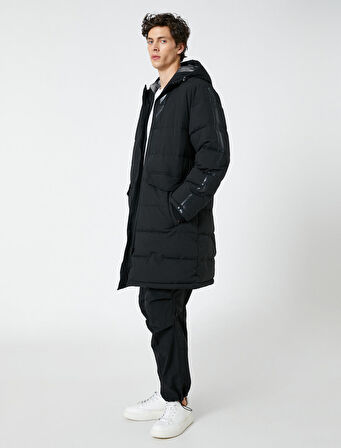 Uzun Mont Anorak Kapşonlu Cepli Şerit Baskılı