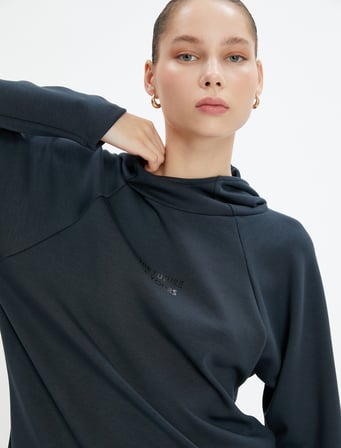 Kapşonlu Sweatshirt Dik Yaka Rahat Kesim Modal Kumaş Yumuşak Tuşe Dokulu