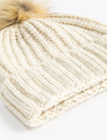 Örgü Bere Lastikli Peluş Ponponlu