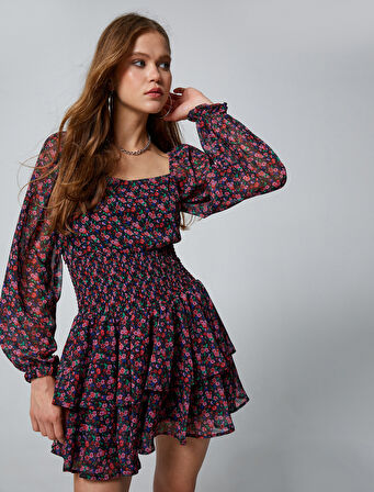 Çiçekli Mini Elbise Uzun Tül Kollu Astarlı Kare Yaka Katlı