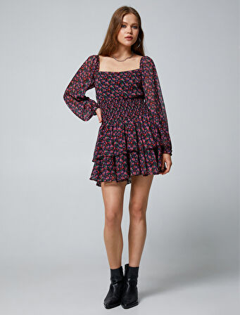 Çiçekli Mini Elbise Uzun Tül Kollu Astarlı Kare Yaka Katlı