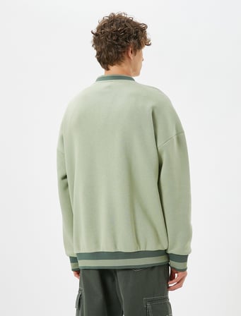 Kolej Oversize Sweatshirt V Yaka Aplike İşleme Detaylı Şardonlu