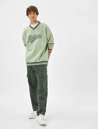 Kolej Oversize Sweatshirt V Yaka Aplike İşleme Detaylı Şardonlu