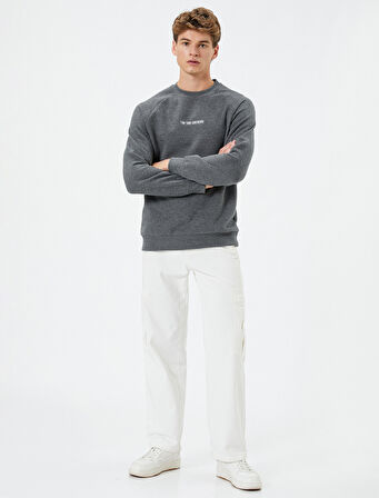 Bisiklet Yaka Sweatshirt Slogan İşlemeli Reglan Kollu