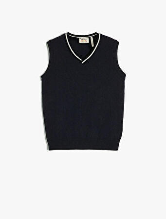 Süveter V Yaka Çizgi Detaylı