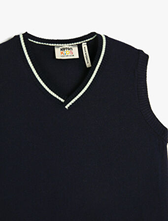 Süveter V Yaka Çizgi Detaylı