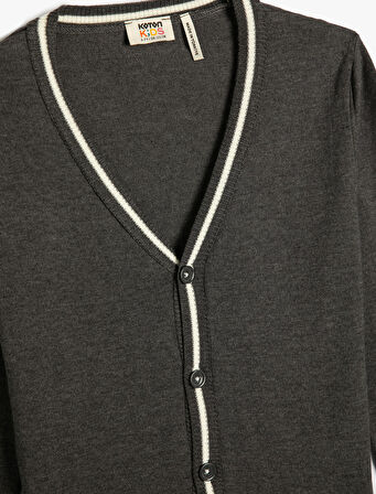 Hırka Düğmeli V Yaka Triko