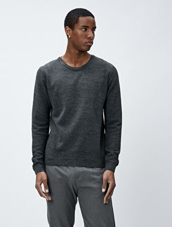 Basic Kazak Bisiklet Yaka Slim Fit Uzun Kollu Dokulu