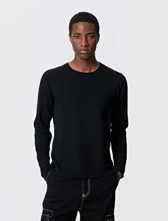 Basic Triko Kazak Dokulu Yuvarlak Yaka Dar Kesim