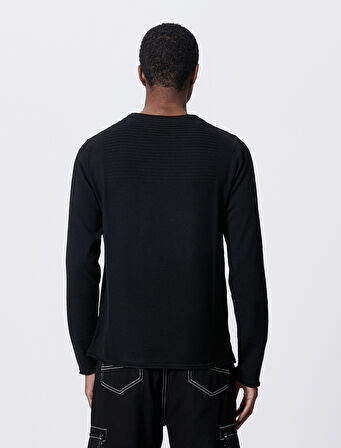 Basic Triko Kazak Dokulu Yuvarlak Yaka Dar Kesim