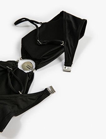 Bikini Üstü Metal Aksesuarlı Çıkarılabilir Askılı