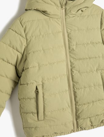 Şişme Mont Kapşonlu İçi Polar Astarlı Cepli Etiket Detaylı