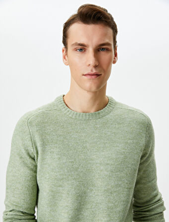 Triko Kazak Basic Bisiklet Yaka Slim Fit Dokulu