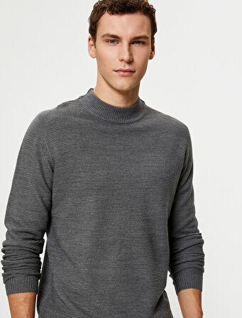 Basic Triko Kazak Slim Fit Dik Yaka Dokulu Uzun Kollu