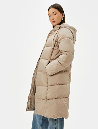 Uzun Şişme Mont Kapüşonlu Cepli Fermuarlı