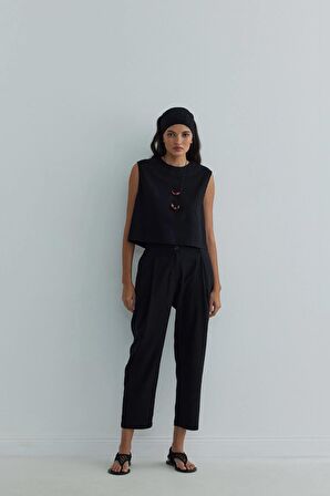 Siyah Lavin Sıfır Kol Keten Bluz