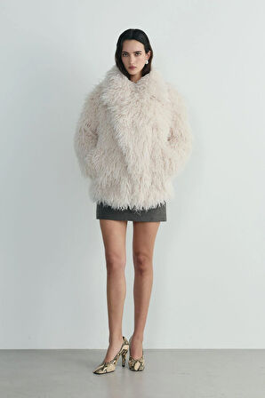 Ekru Core Geniş Yakalı Kürk Ceket