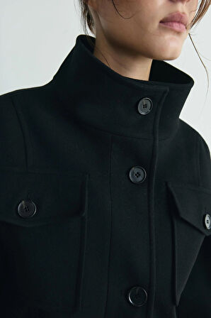 Siyah İris Düğmeli Kaşe Crop Ceket