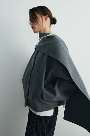 Gri Tuana Atkılı Kısa Kaşe Ceket