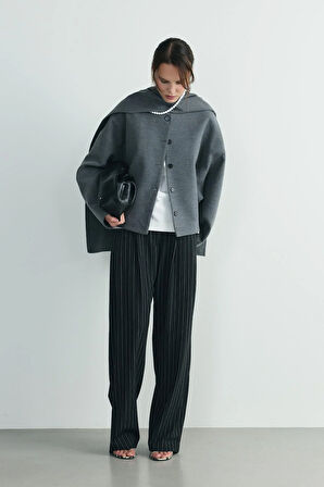 Gri Tuana Atkılı Kısa Kaşe Ceket