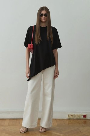 Siyah Asimetrik Oversize Tişört