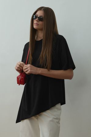 Siyah Asimetrik Oversize Tişört