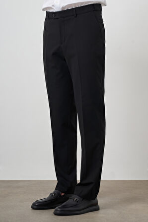  Erkek Siyah Basic Dynamic Fit Pantolon