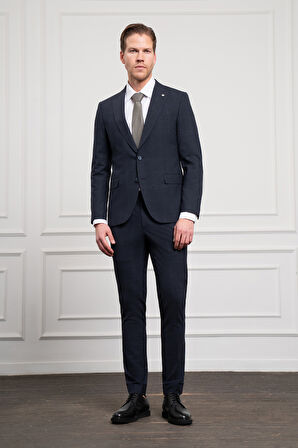  Erkek Lacivert Yünlü Slim Fit Sivri Yaka Takım Elbise