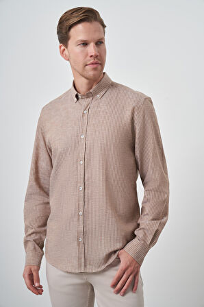  Erkek KAHVE Keten Dynamic Fit Düğmeli Yaka Gömlek