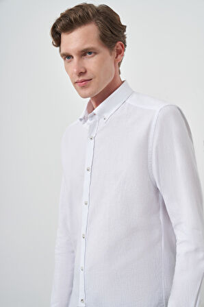  Erkek Beyaz Keten Trend Dynamic Fit Düğmeli Yaka Gömlek