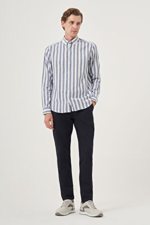  Erkek Lacivert Pamuk Trend Dynamic Fit Düğmeli Yaka Gömlek