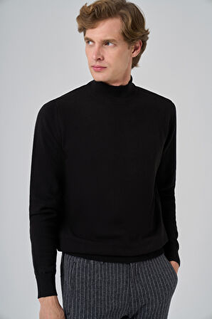  Erkek Siyah Basic Yarım Balıkçı Yaka Dynamic Fit Rahat Kesim Triko