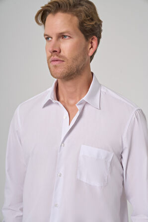  Erkek Beyaz Basic Regular Fit Sert Yaka Cepli Gömlek