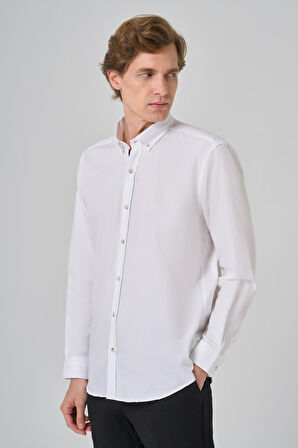  Erkek Beyaz Regular Fit Düğmeli Yaka Gömlek