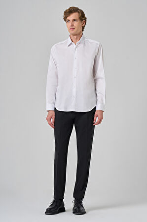  Erkek Beyaz Dynamic Fit Sert Yaka Gömlek