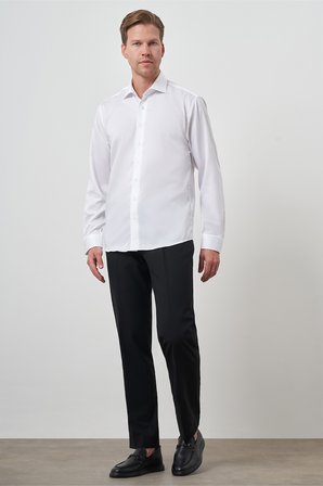  Erkek Beyaz Pamuk Trend Slim Fit Dar Kesim Non Iron Gömlek