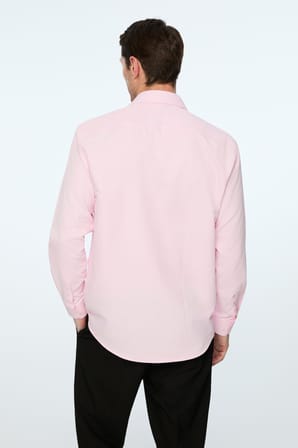  Erkek Pembe Düz Slim Fit Sert Yaka Gömlek