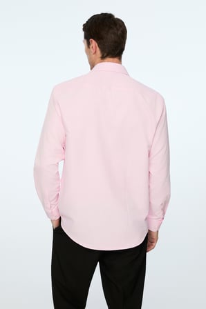  Erkek Pembe Düz Slim Fit Sert Yaka Gömlek