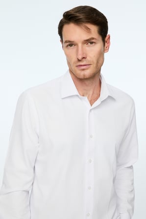  Erkek Beyaz Düz Slim Fit Sert Yaka Gömlek