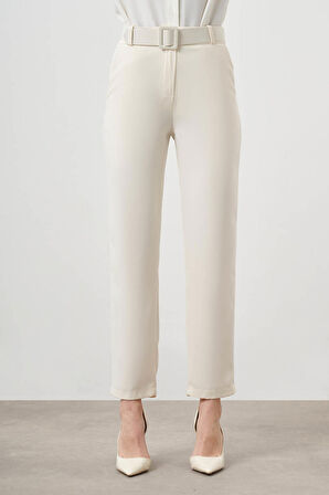 Hazır Kemerli Ekru Pantolon