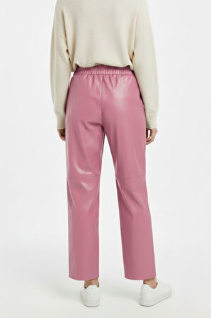 Mizalle Deri Görünümlü Pembe Jogger Pantolon