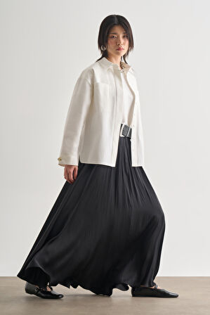 Mizalle Siyah Kırışık Görünümlü Saten Maksi Etek 