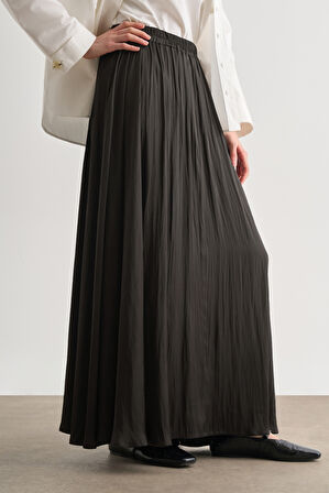 Mizalle Gri Kırışık Görünümlü Saten Maksi Etek 