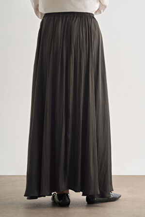 Mizalle Gri Kırışık Görünümlü Saten Maksi Etek 