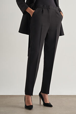 Mizalle Tek Pile Siyah Krep Klasik Pantolon