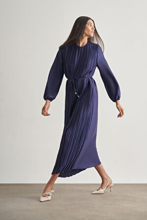 Mizalle Saten Dokulu İnce Piliseli Lacivert Maksi Elbise