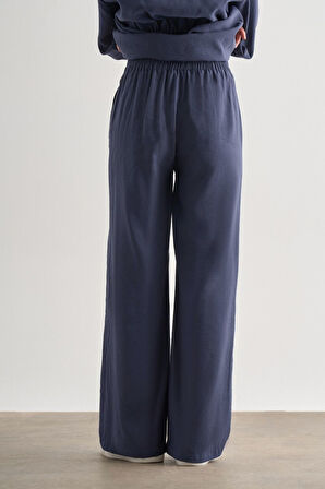 Mizalle Lacivert Rahat Kesim Geniş Paçalı Modal Pantolon