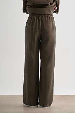 Mizalle Kahverengi Rahat Kesim Geniş Paçalı Modal Pantolon